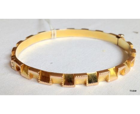 A Chinese gold bangle, 18 grams