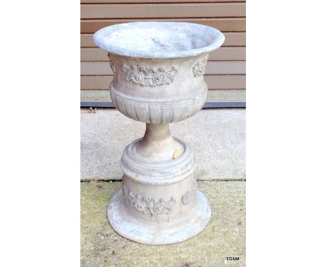 A lead effect garden urn planer