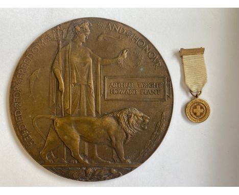 A FIRST WORLD WAR MEMORIAL PLAQUE TO THE LIVERPOOL SCOTTISH. A Memorial plaque named to Arthur Wright Howard Plant from Bakew