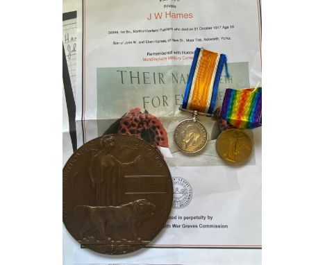 A FIRST WORLD WAR PAIR AND MEMORIAL PLAQUE TO THE NORTHUMBERLAND FUSILIERS. A Great War Pair comprising War Medal and Victory