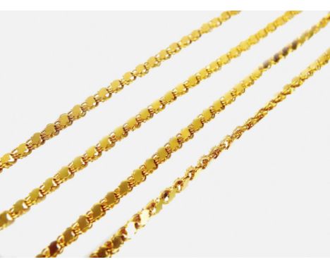 A decorative yellow metal chain necklace, the bolt ring clasp stamped '750', 70cm long, weight 14.6gms