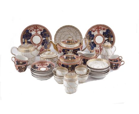 AN ENGLISH EARLY 19TH CENTURY MARY PATTERN TEA SERVICE, probably Spode c.1830, each decorated in traditional palette with alt