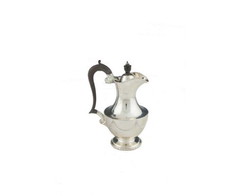 AN ADAMS REVIVAL SILVER URN SHAPED COFFEE JUG, Sheffield 1918, mark of R F Mosley & Co., with turned urn shaped ebon finial a