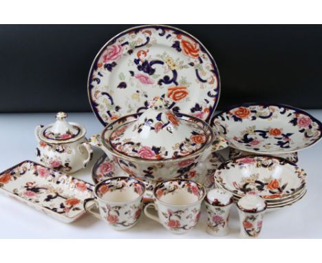 Extensive collection of Mason's ' Mandalay ' Dinner and Tea ware including 6 bowls, footed cake stand, cruet set, sugar bowl,