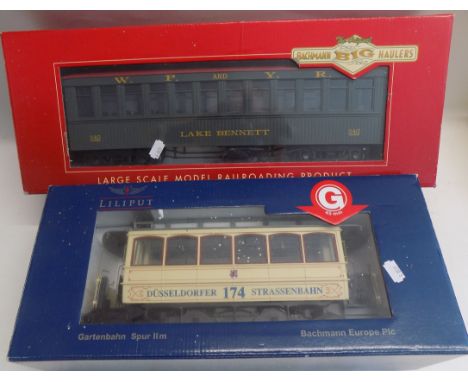 Bachmann No 89392 passenger car and a Liliput Dusseldorfer 174 carriage, each in original box.