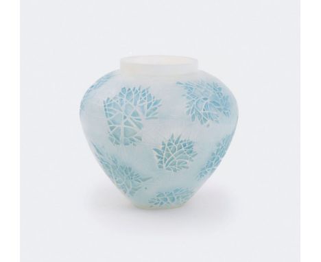 René Lalique (Ay/Marne 1860 - Paris 1945). Vase 'Esterel' auch genannt  'Laurier-rose'. Cristallerie Lalique &amp; Cie, Winge