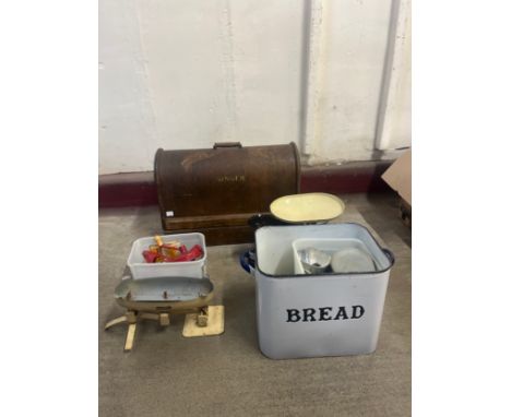 Vintage kitchen items, Spong mincer No. 5, slicer 103, slicer/grater 730, mincer 601, balance scales, etc.