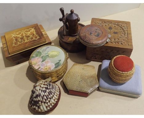 Box of trinket pots, jewellery boxes, compacts etc. Not available for in-house P&amp;P, contact Paul O'Hea at Mailboxes on 01