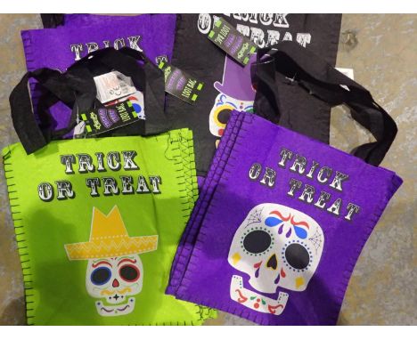 Forty new Halloween trick or treat bags. P&amp;P Group 2 (£18+VAT for the first lot and £3+VAT for subsequent lots) 