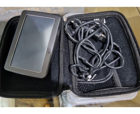 TomTom GPS system with case and leads. P&amp;P Group 1 (£14+VAT for the first lot and £1+VAT for subsequent lots) 
