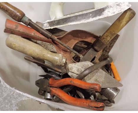 Mixed collection of tools to include sockets, screwdrivers etc. Not available for in-house P&amp;P, contact Paul O'Hea at Mai