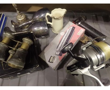 Mixed collectables including harmonicas. P&amp;P Group 2 (£18+VAT for the first lot and £3+VAT for subsequent lots) 