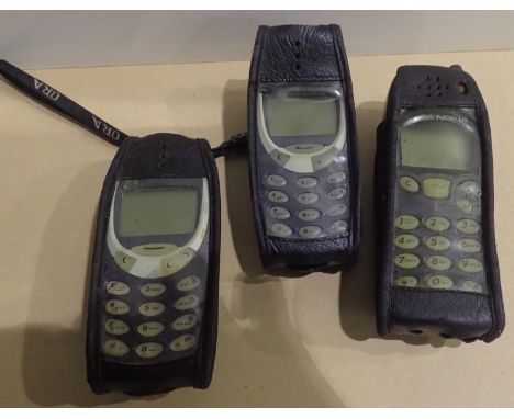 Three vintage Nokia mobile phones, lacking chargers. P&amp;P Group 1 (£14+VAT for the first lot and £1+VAT for subsequent lot