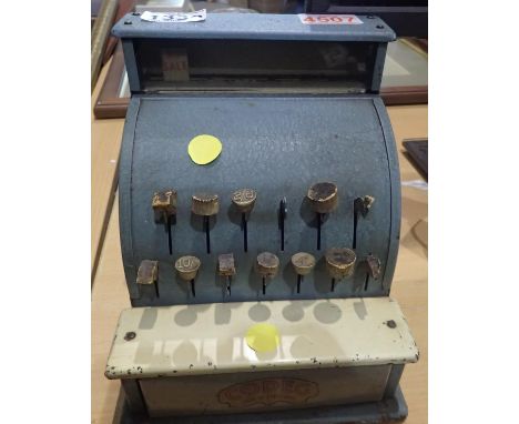 Chad Valley vintage tin plate toy shop with original toy money, with damages. Not available for in-house P&amp;P, contact Pau