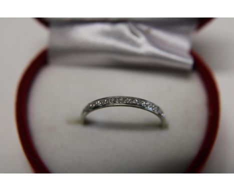 A 9ct white gold diamond cut ring size R 1/2 