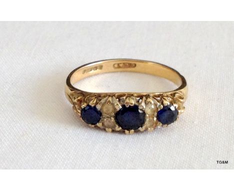 A 9Ct Gold Antique Ladies Sapphire Ring. Size O