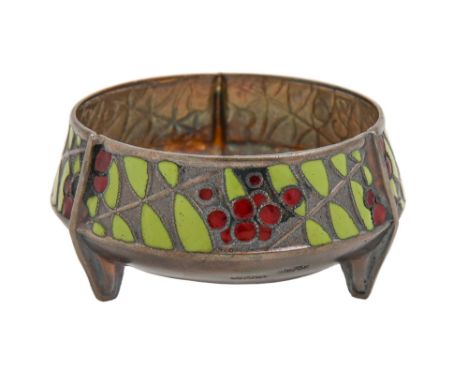 A Eastern European silver and red and green enamel salt cellar, 20th c, 63mm diam, 1oz 6dwts Good condition lacking glass lin