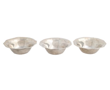 A set of three George V silver bowls, 11.5cm diam, maker AW, London 1932, 7ozs 8dwts Light wear