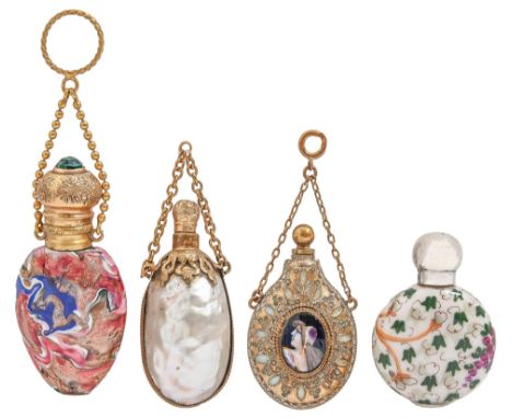 &nbsp;A giltmetal mounted Venetian glass scent bottle, late 19th c,&nbsp; with finger ring, 73mm h, a Continental round porce