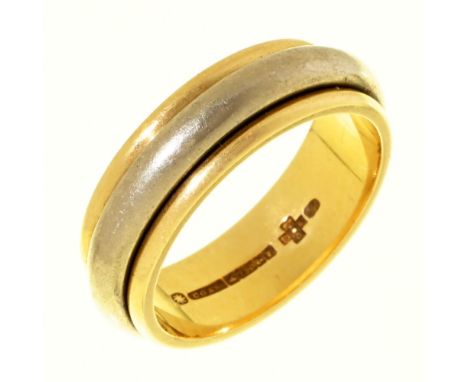 An 18ct two colour gold wedding ring, 7.7g size L 