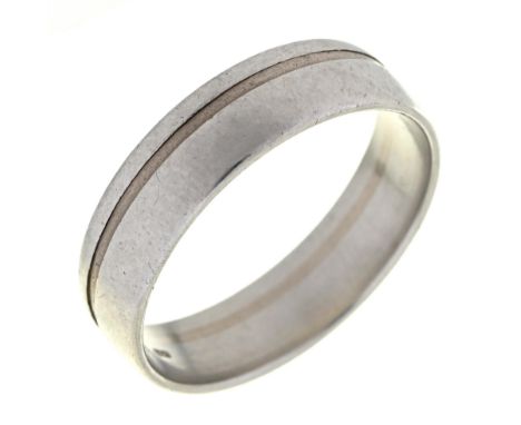 An 18ct white gold and platinum bi-metal wedding ring, London 2003, 8g, size R Light wear scratches