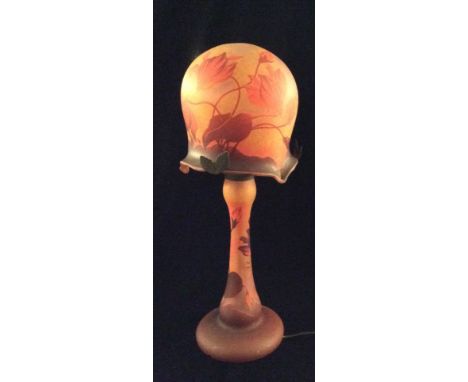 A LATE 20TH CENTURY ACID ETCHED GLASS DOME LAMP With a scalloped edge decorated with Autumnal leaves, on a tapering stand wit