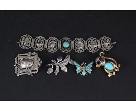 Mixed jewellery including a silver acorn brooch signed Geoffrey Bellamy, a silver stone set butterfly, Triferi monkey brooch 