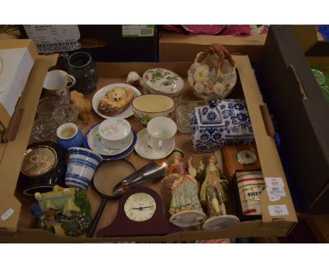 TRAY OF CERAMICS