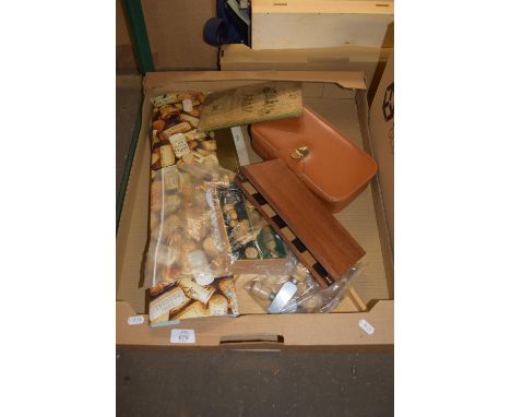 TRAY CONTAINING PART CHESS SET