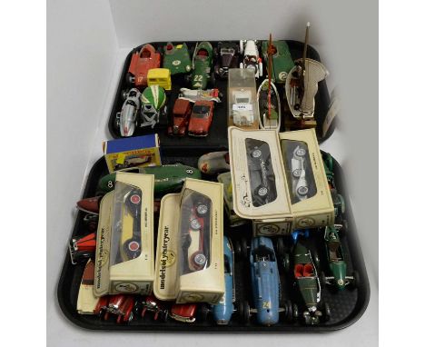 A selection of model cars and vehicles, including: a Matchbox Models of Yesteryear 1928 Mercedes 36/220, in box; four other b