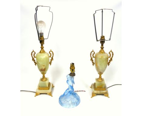 Pair of onyx table lamps in the form of an urn with brass mounts, on a square stepped pedestal base and 4 splayed feet, H.42c