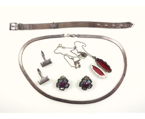 Silver jewellery comprising an Italian necklace, length 46cm approx., pair of bark effect cufflinks, articulated bracelet wit