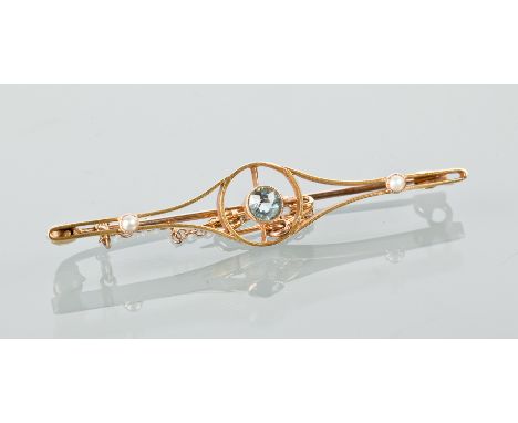 EDWARDIAN AQUAMARINE AND SEED PEARL BAR BROOCH
set with a central round aquamarine and two seed pearls, marked 15ct for fifte