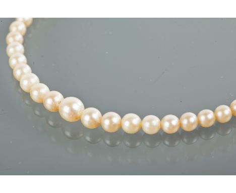 GRADUATED PEARL NECKLACE 
with spherical pearls, the largest pearl 5.7mm, the smallest pearl 2.7mm, 45cm long