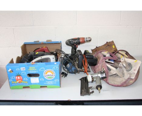 A TRAY OF POWER TOOLS AND A BAG OF PLASTERING TOOLS including a Black &amp; Decker circular saw, a Silverline grinder (not wo