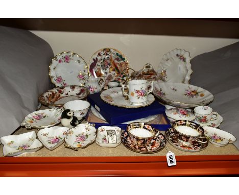 ROYAL CROWN DERBY CERAMICS to include 'Derby Posies' trinkets, comport, cake plate with handle, twin handled cup etc, 'Regenc