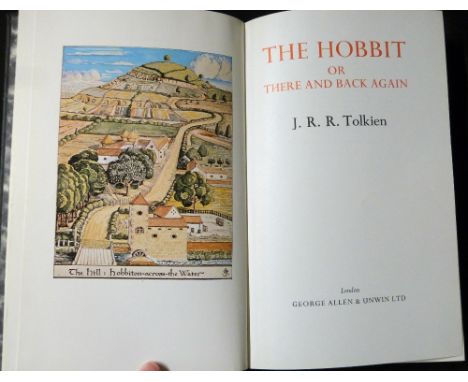 JOHN RONALD REUEL TOLKIEN: THE HOBBIT, London, George Allen &amp; Unwin, 1976, 1st de luxe edition, original pictorial cloth,