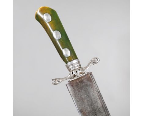 AN 18TH CENTURY FRENCH SILVER HANGER WITH GREEN STAINED GRIP. With a broad 61 cm curved blade, possibly a heavy Turkish yatag