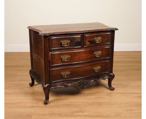AN EARLY 20TH CENTURY ROSEWOOD SERPENTINE COMMODE ON SCROLL FEET96cm wide; 53cm deep; 75cm high