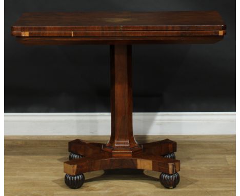 A William IV rosewood card table, 73.5cm high, 91.5cm wide, 45cm deep 