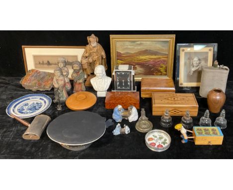 Boxes and Objects - a 19th century pince-nez case; a vesta case; a 19th century Chinese blue and white plate; a clockwork woo