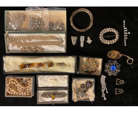 A sterling silver and polished amber bracelet and earrings suite, marked 925, boxed; other costume jewellery, paste and glass