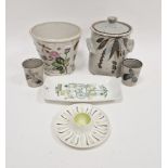 Joe & Trudi Finch stoneware storage jar and cover, 20.5cm high, two small beakers, 8cm high, all