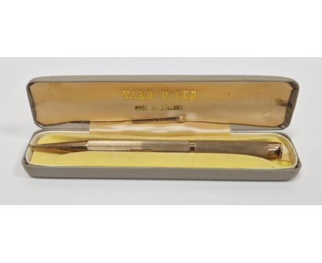 9ct gold Yard-O-Led propelling pencil, engine-turned (clip broken), cased&nbsp;