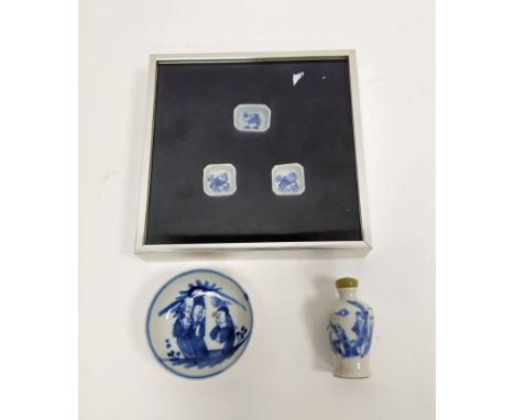 Chinese porcelain blue and white baluster-shaped snuff bottle with jade-coloured stopper and a small saucer, Qing Dynasty, ea