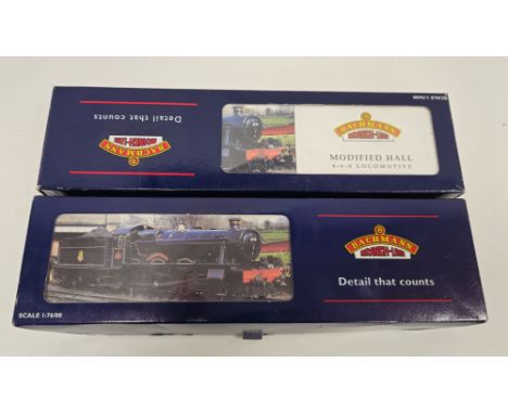 Two Bachmann Branch-line 00 gauge boxed locomotives and tenders to include 31-776 Modified Hall 7915 "Mere Hall" BR lined gre