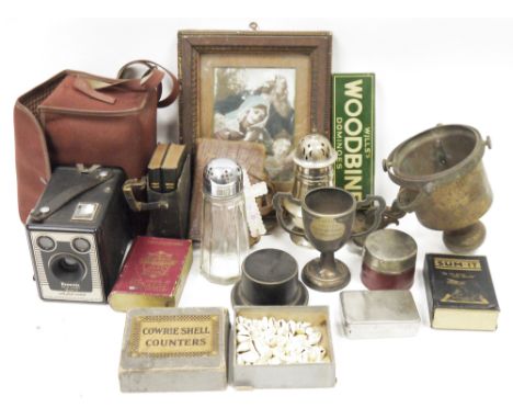 Assorted collectables&nbsp;including a Kodak Box Brownie, model no.D, assorted items of silver-plate including a skittles 195