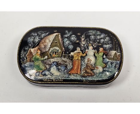 Russian lacquered papiermache snuffbox and cover, 20th century, gilt, made in Russia and cyrillic artist's seal mark, of shap
