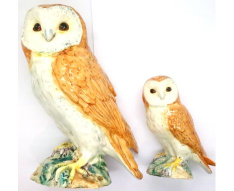 Two Beswick barn owls, models 1046 and 2026, tallest H: 19 cm. P&amp;P Group 2 (£18+VAT for the first lot and £3+VAT for subs