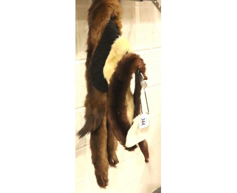Vintage furs including mink. P&amp;P Group 2 (£18+VAT for the first lot and £3+VAT for subsequent lots) 